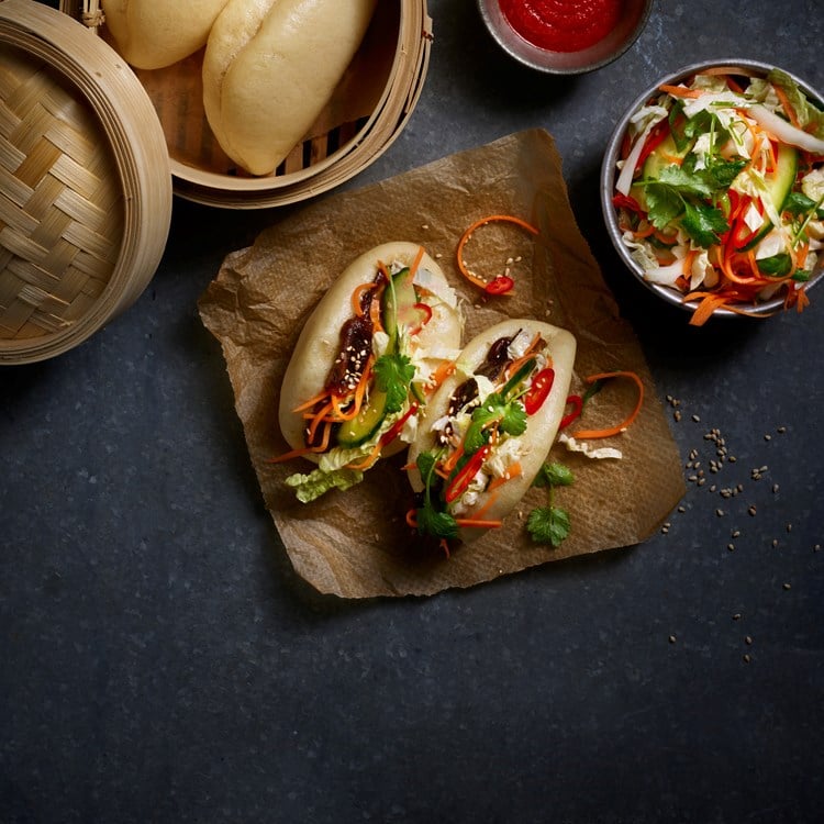 Steamed buns med sopp og sursøte grønnsaker
