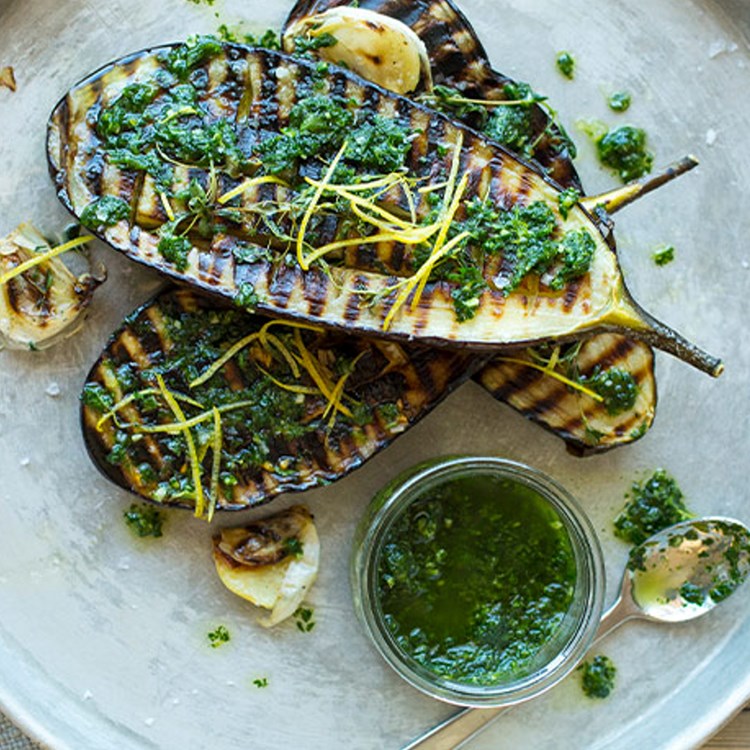 Grillet aubergine med persille og sitron