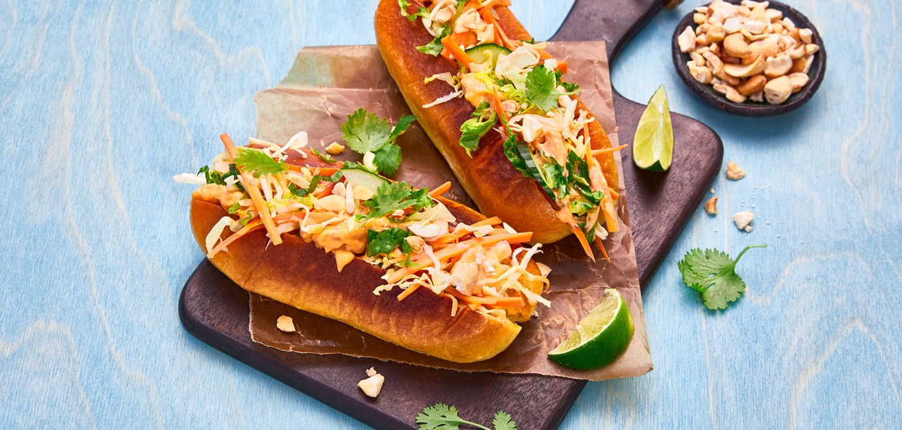 Banh mi med kylling og friske grønnsaker