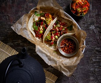Tacos med marinert oksekjøtt og kimchi