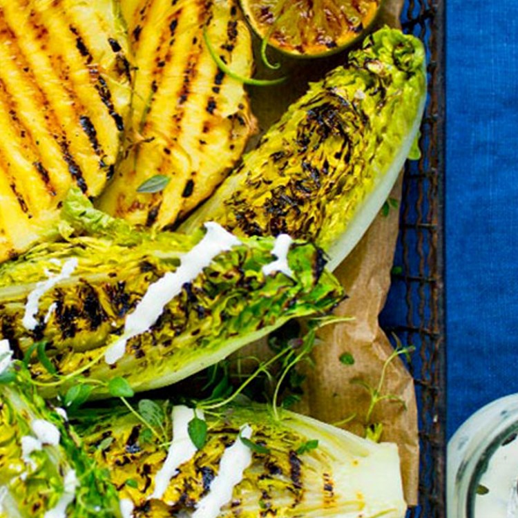 Grillet hjertesalat med «mormordressing»