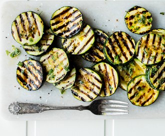 Grillet squash med hvitløk og timian