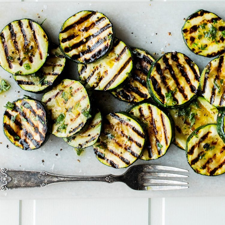 Grillet squash med hvitløk og timian