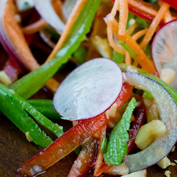 Supersprø råkostsalat med papaya og lime