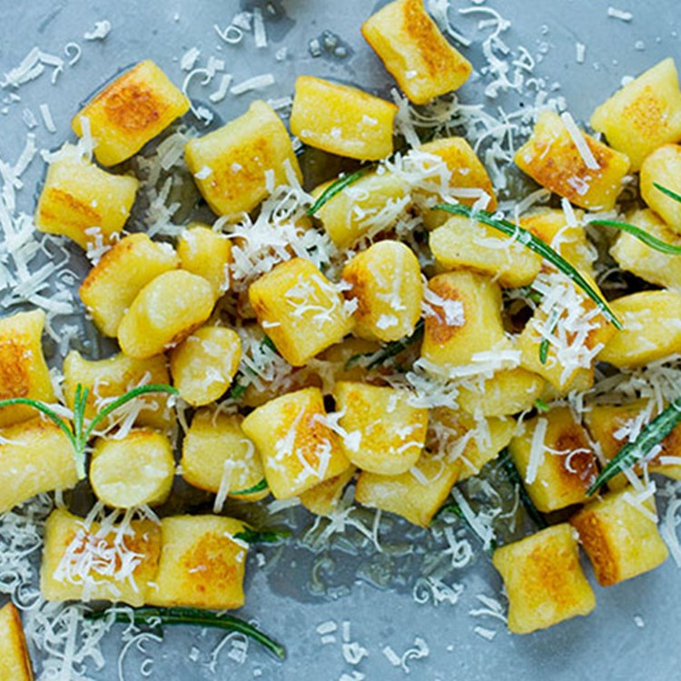 Kerrs Pink gnocchi med parmesan og rosmarin