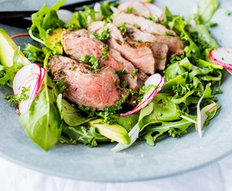 Biff og avokadosalat med balsamico