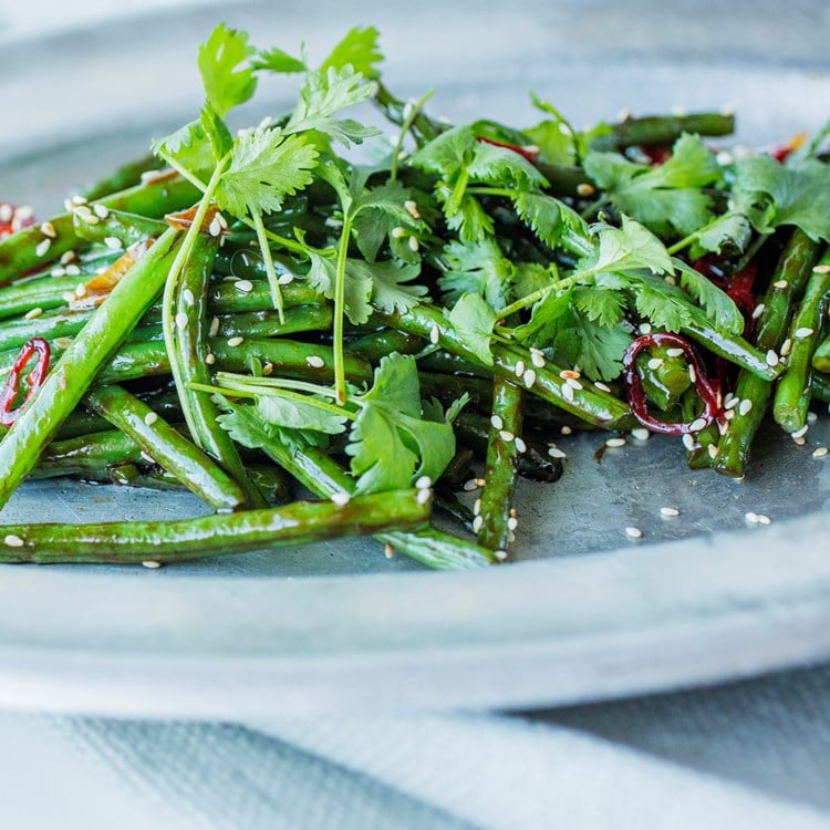 Stekte grønne bønner med hvitløk, chili og oyster sauce