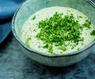 Crème fraîche dressing med gressløk