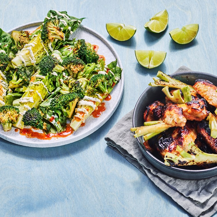Spicy brokkoli og kyllingvinger med “ranchsalat”