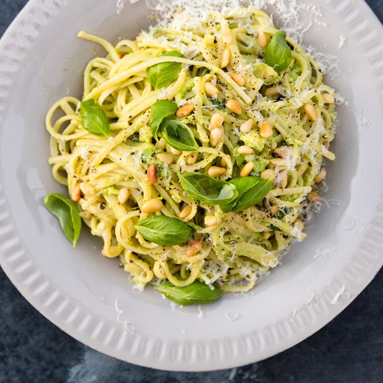 Pasta med avokadopesto