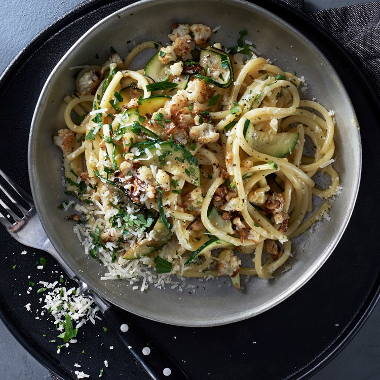 «Carbonara» med blomkål og squash