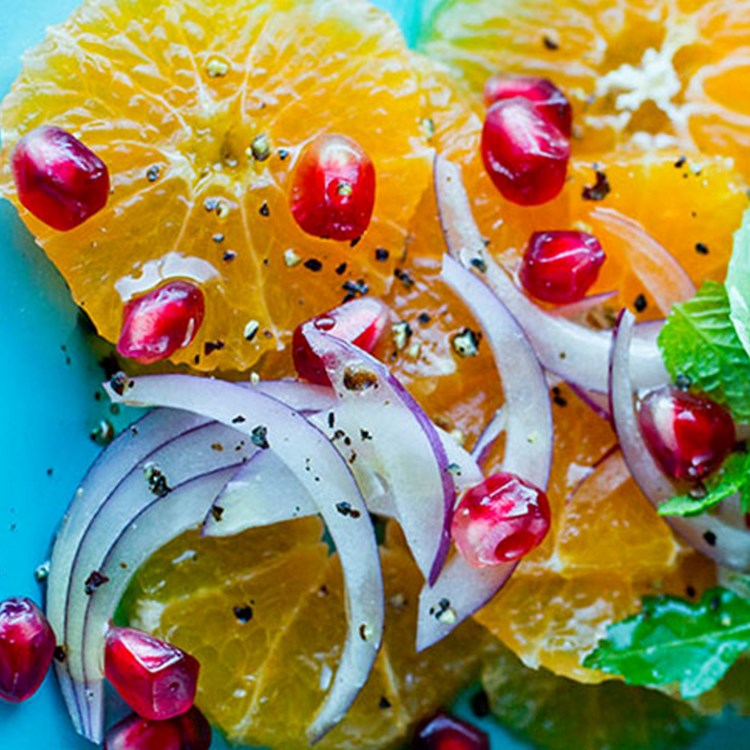 Klementin og rødløksalat med granateple