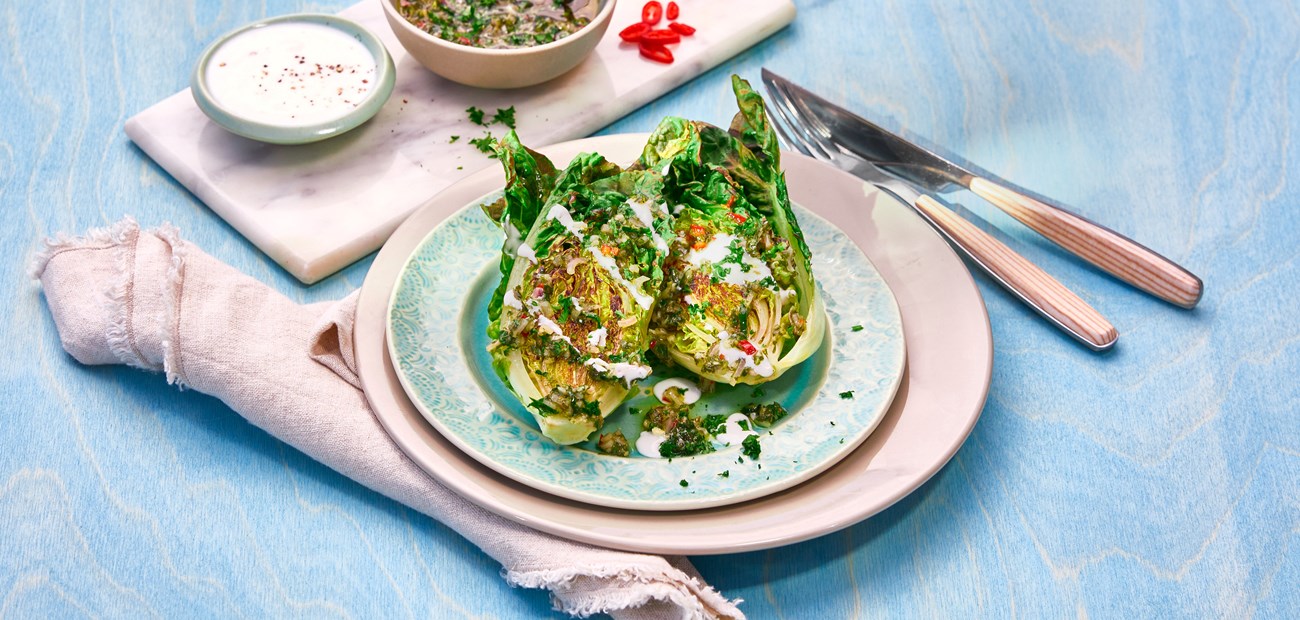 Grillet hjertesalat med chimichurri og fresh yoghurtdressing