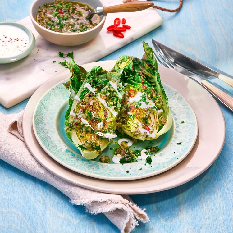 Grillet hjertesalat med chimichurri og fresh yoghurtdressing