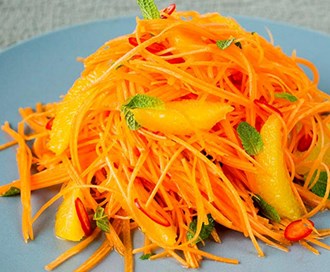 Gulrot- og appelsinsalat med chili