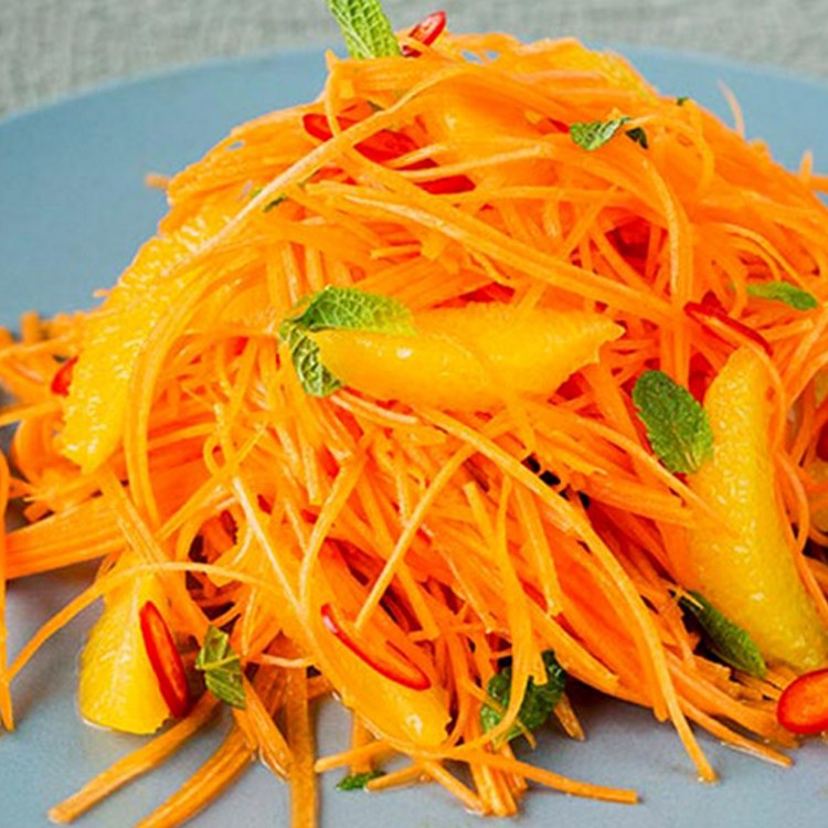 Gulrot- og appelsinsalat med chili