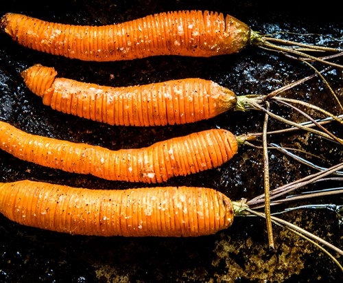 Hasselback gulrøtter
