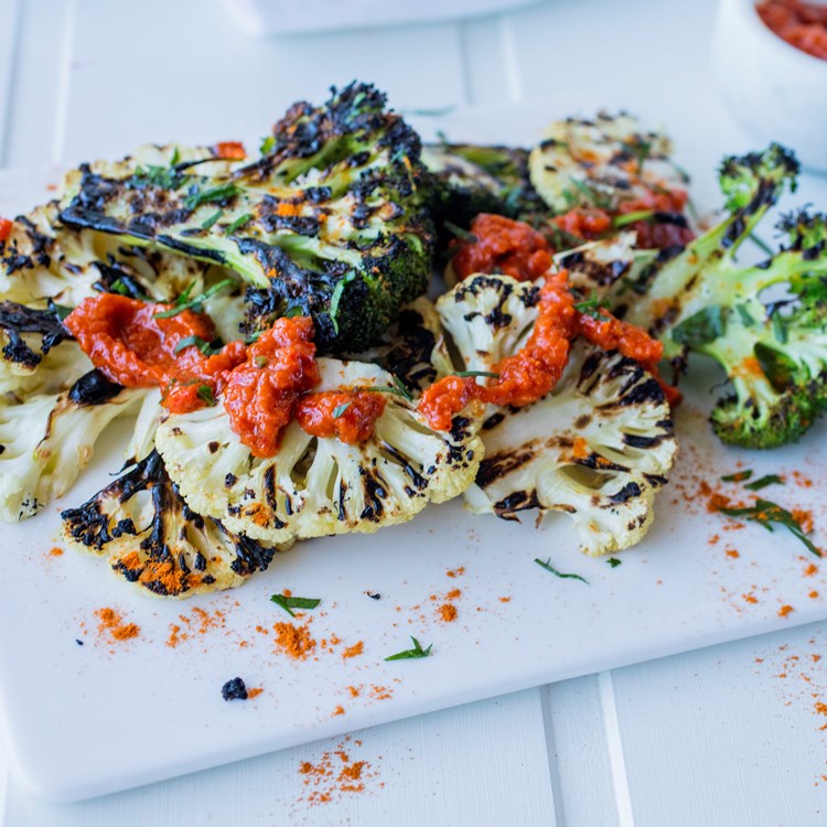 Grillet blomkål og brokkoli med harissa