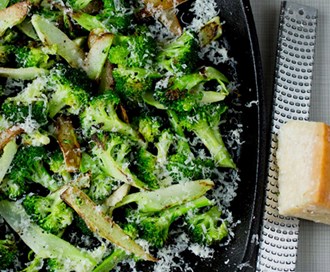 Stekt brokkoli med parmesan