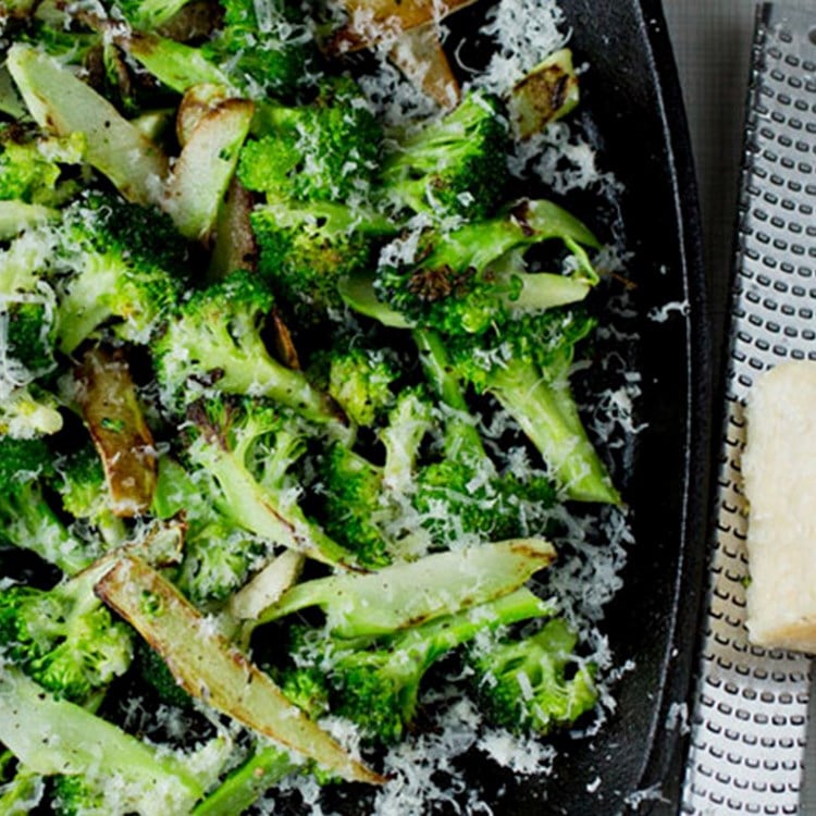 Stekt brokkoli med parmesan