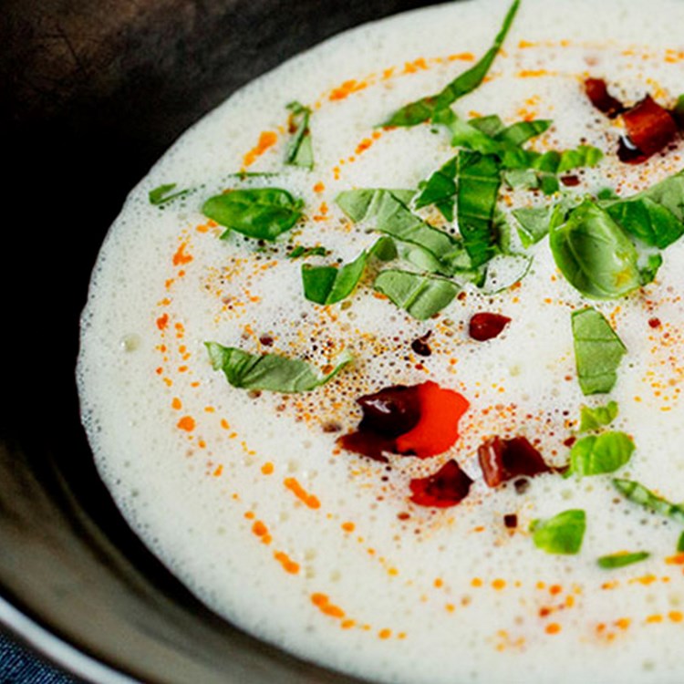 Potetsuppe av mandelpotet