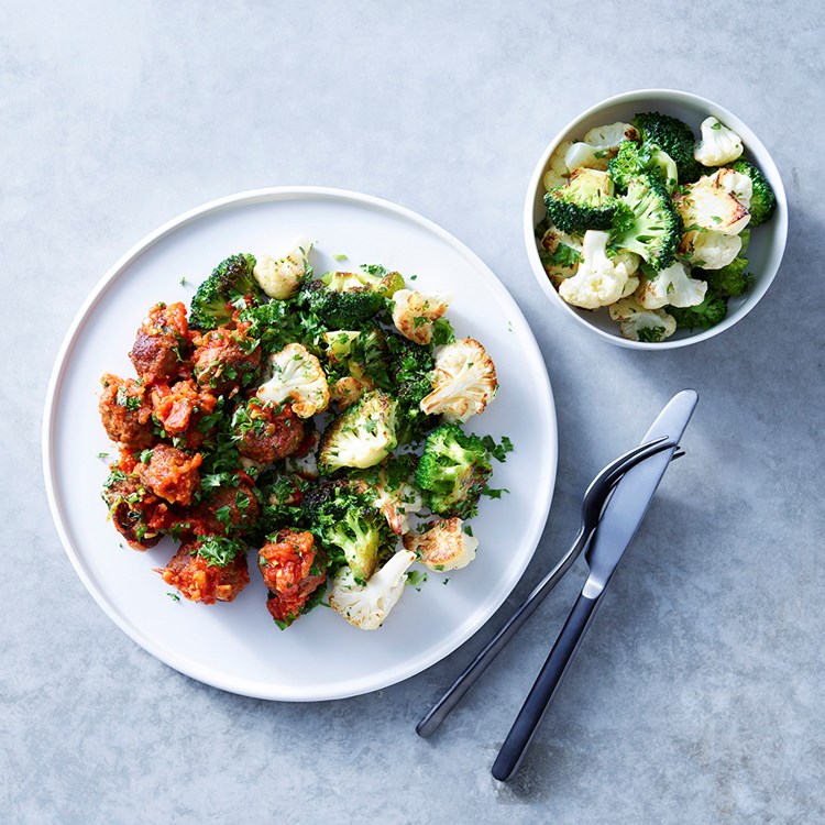 Bukett Mix og kjøttboller i tomatsaus