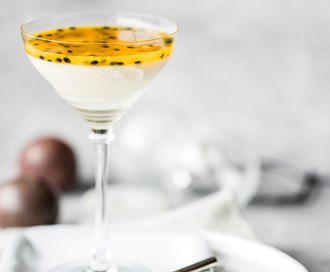 Panna cotta med pasjonsfrukt