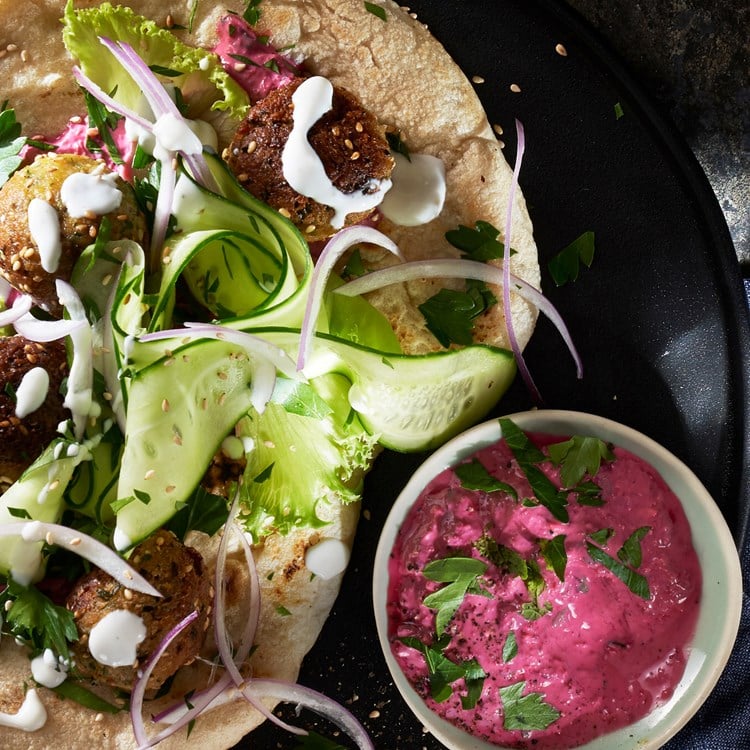 Falafel med rødbet-tzatziki