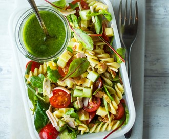 Pastasalat med rester
