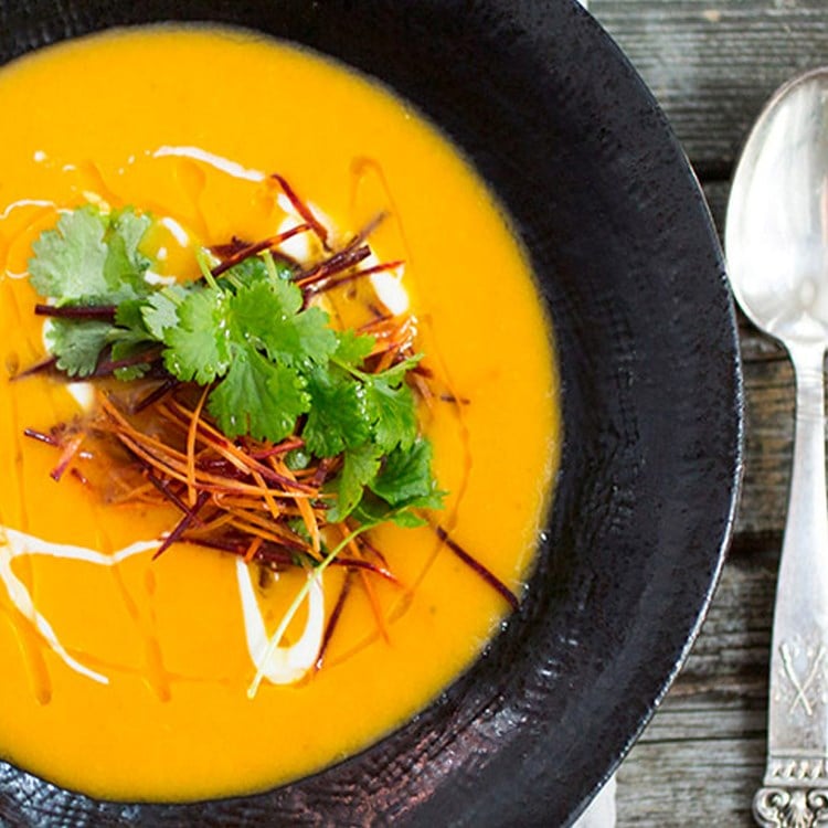 Søtpotet- og gulrotsuppe med ingefær