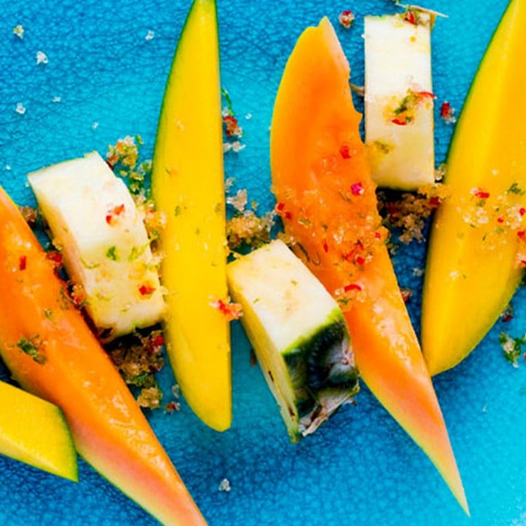 Ananas, mango og papaya med chili- og limesukker
