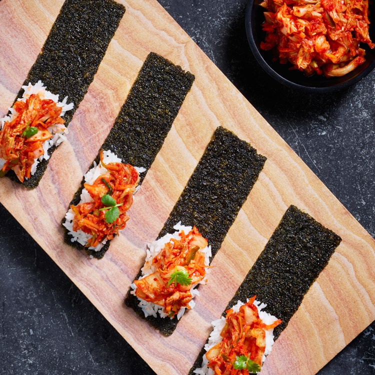 Gim med ris og kimchi