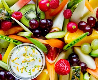 Frukt- og grøntfat med dipp