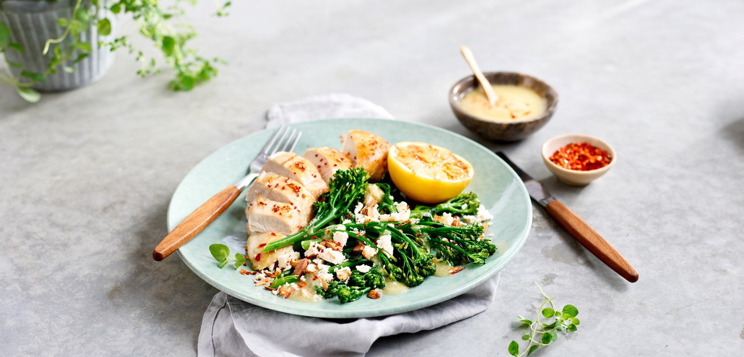 brokkolini_kylling_bakt_hvitloksdressing.jpg