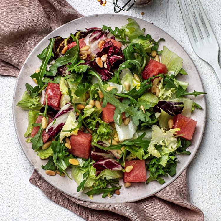 Kjapp mozzarella-salat med ruccola og tomat