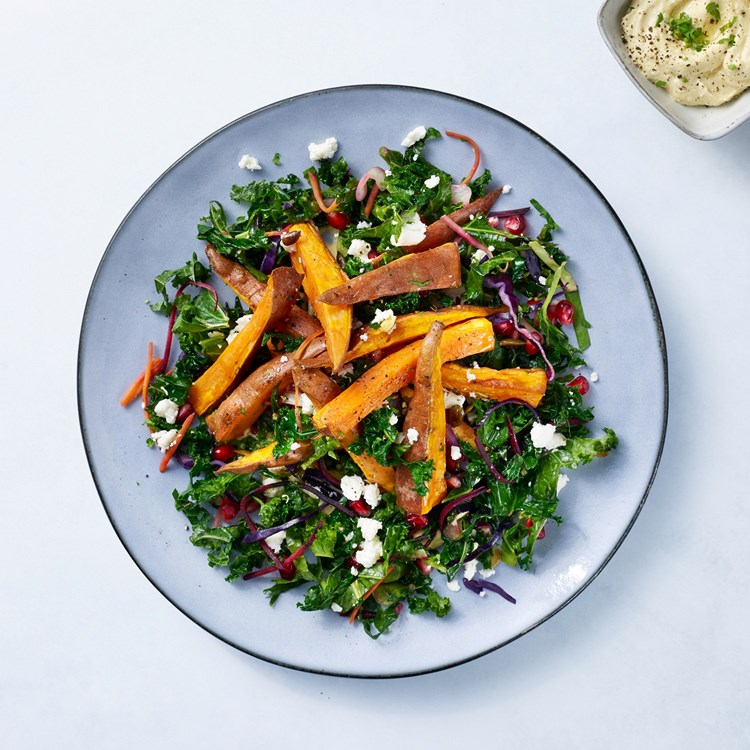 Grønnkål Mix med bakte søtpoteter og hummus