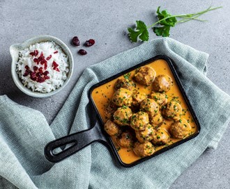 Vegetarboller i karrisaus