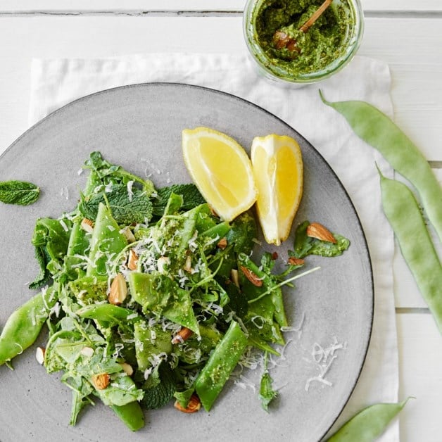 Bønnesalat med ruccola- og myntepesto