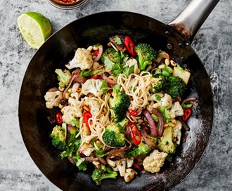 Brokkoli- og blomkålwok med chiliolje