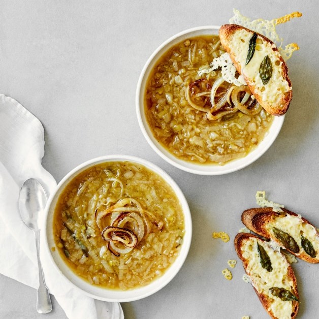 Løksuppe med ostesmørbrød
