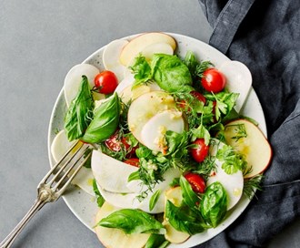 Nepesalat med lime- og ingefærdressing