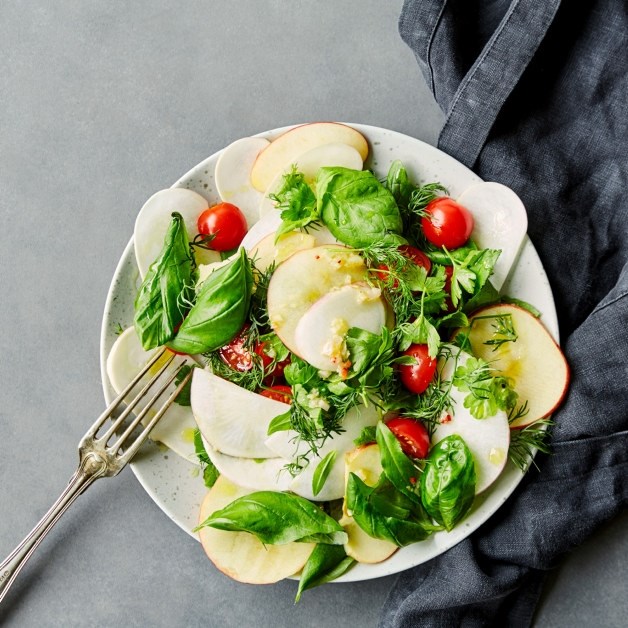 Nepesalat med lime- og ingefærdressing
