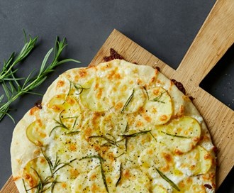 Pizza med potet og rosmarin