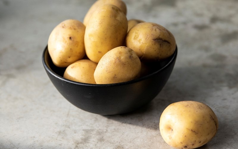 Poteter inneholder halvparten så mange kalorier som ris og pasta