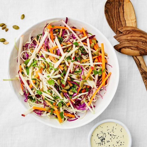 Råkostsalat med valmuefrødressing