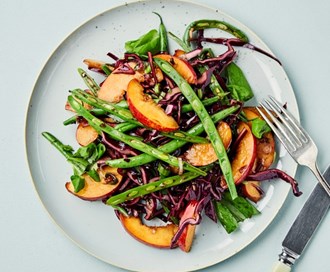 Salat med aspargesbønner og nektariner