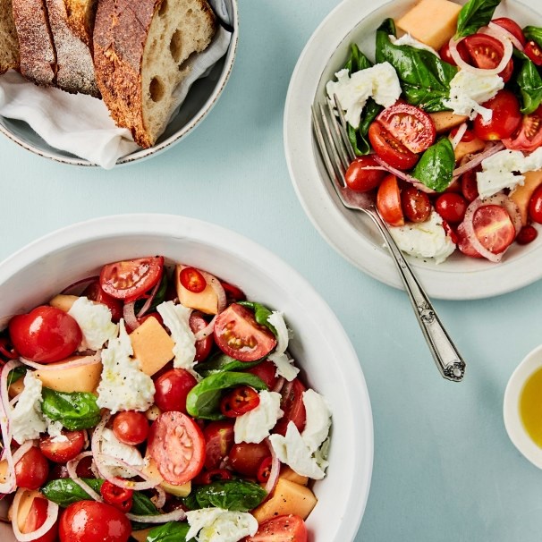 Tomatsalat med melon og mozzarella