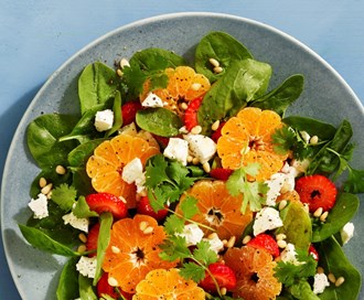 Spinatsalat med klementiner og feta