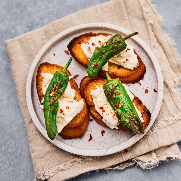 Bruschetta med mozzarella og padron