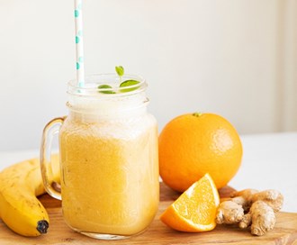 Smoothie med ingefær, appelsin og banan
